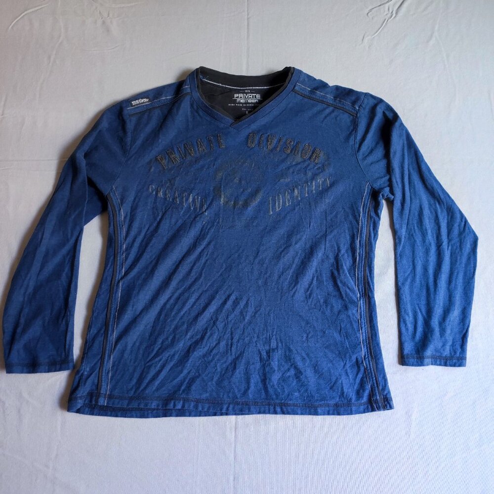 Private Member V-neck pullover men's size L blue with graphic design